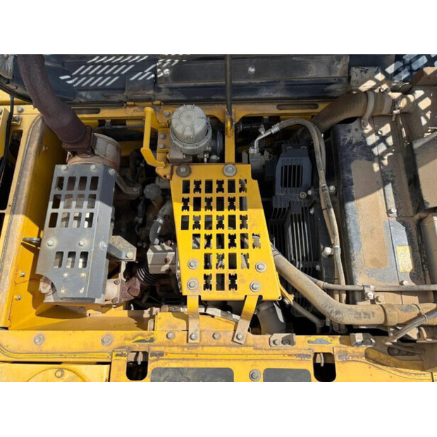 2017 كوماتسو HB 215 LC-2-47757282