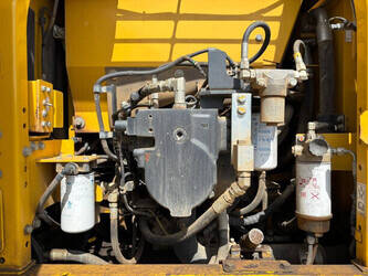 2017-komatsu-hb-215-lc-2-47757285