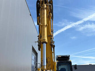 2017-komatsu-hb-215-lc-2-47757287