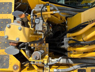 2017-komatsu-hb-215-lc-2-47757291