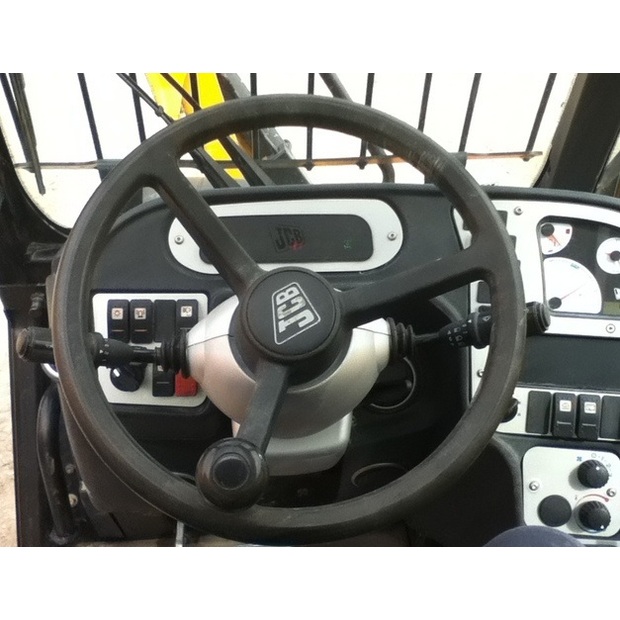 2011 JCB 540-170-47757299