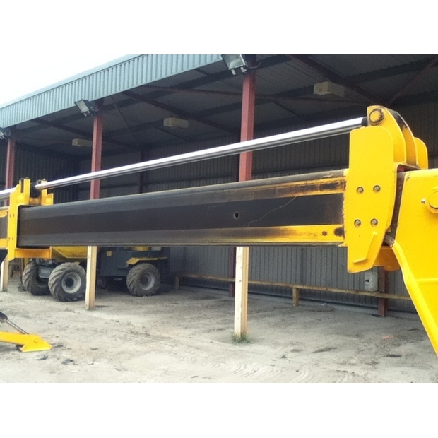 2011 JCB 540-170-47757300