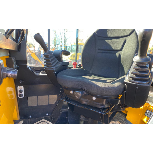 2020 جيه سي بي 1CXT-47757326