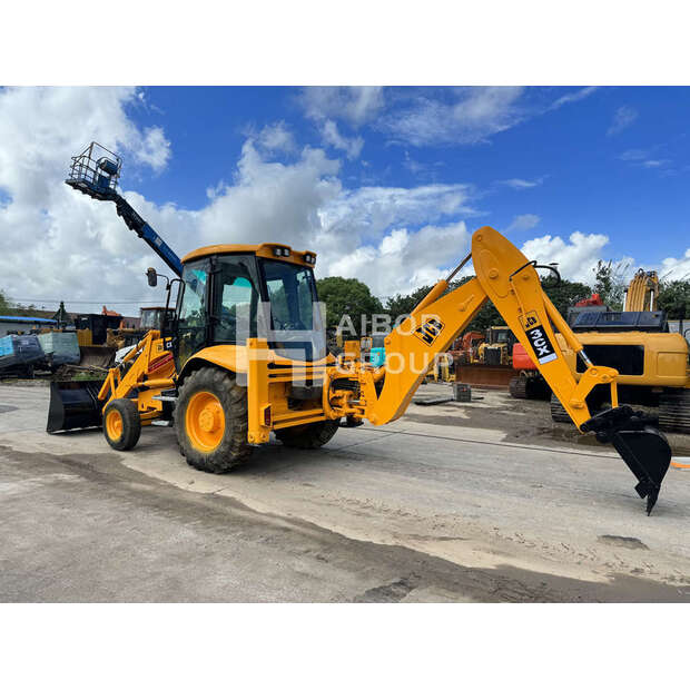 2024 جيه سي بي 3CX-47757405