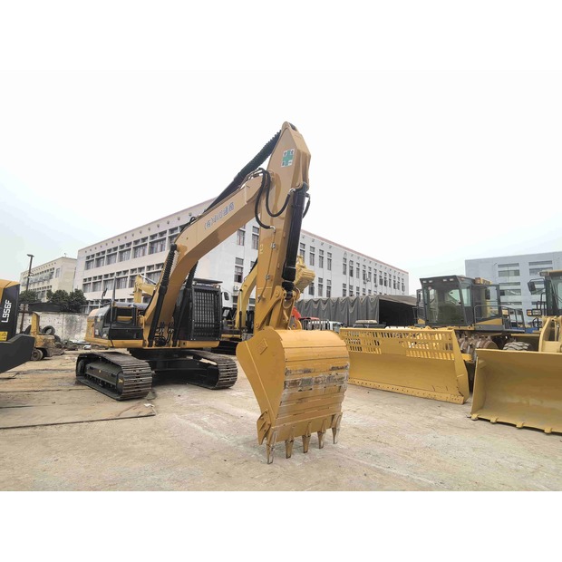 2024 Caterpillar 330D-47757610