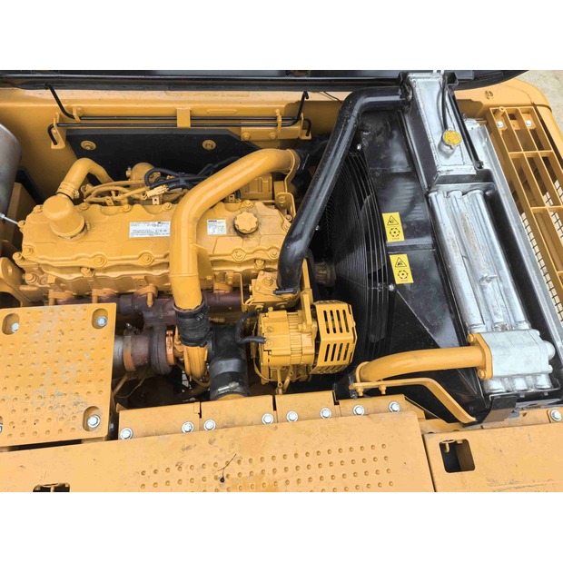 2024 Caterpillar 330D-47757614