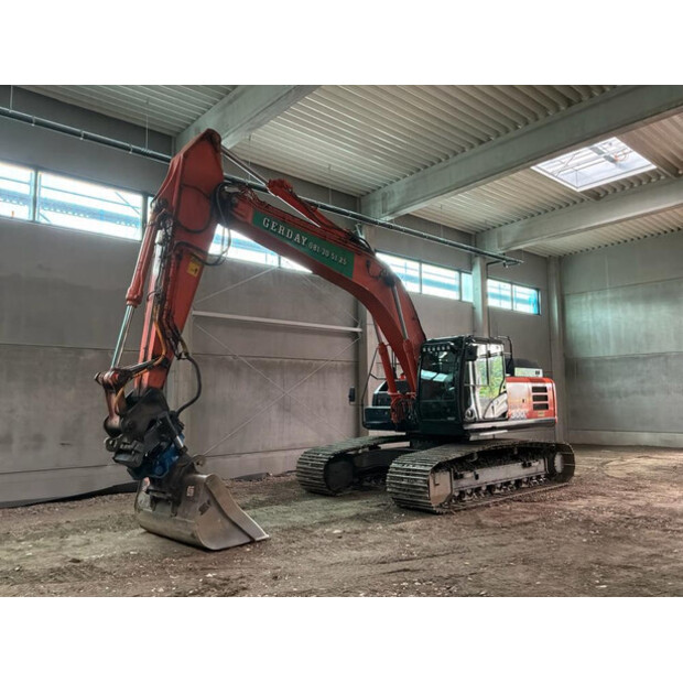 2017 Hitachi ZX300LC-6-47761876
