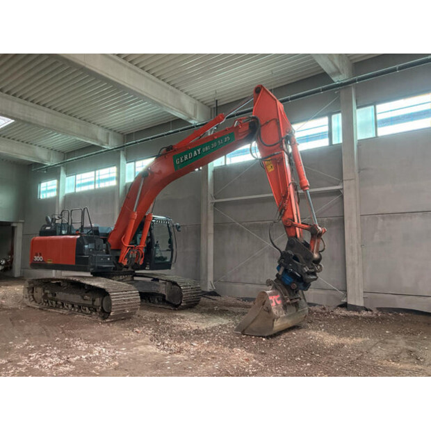 2017 Hitachi ZX300LC-6-47761879