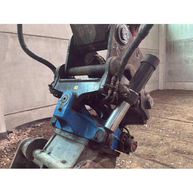 2017 Hitachi ZX300LC-6-47761904
