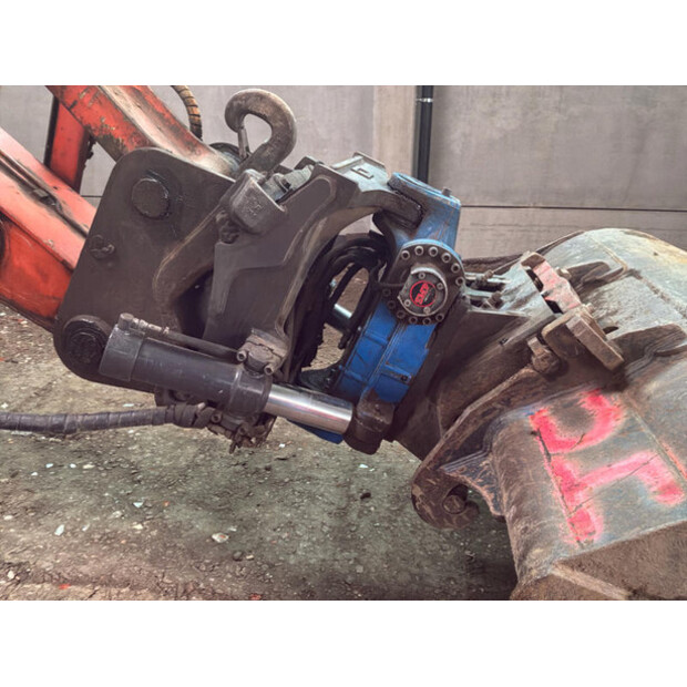 2017 Hitachi ZX300LC-6-47761906