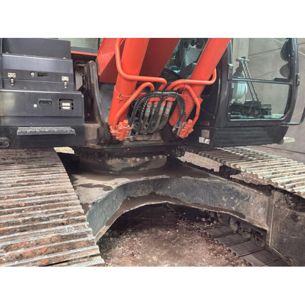 2017 Hitachi ZX300LC-6-47761910