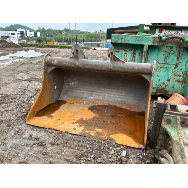 2017 Hitachi ZX300LC-6-47761929