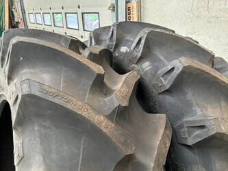 pirelli-tm700-520-70r38-47762502