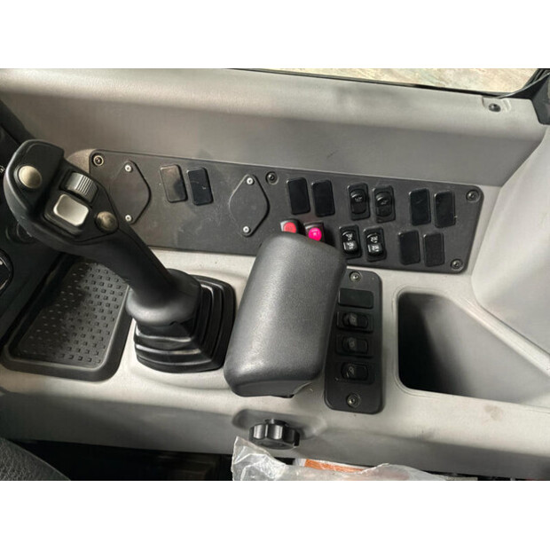 2022 New Holland W50C-47763114
