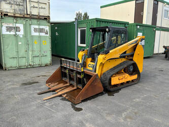 Image for WHEEL LOADERS 2018 Gehl RT165