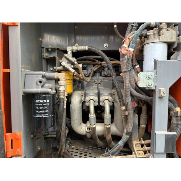 2019 Hitachi ZX225USRLC-6-47763841