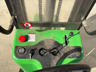 2013-falconlift-idol-1530-47764065