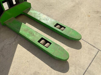 2013-falconlift-idol-1530-47764067