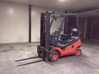 Image for LIFTS 2005 Fenwick-Linde H16T-03