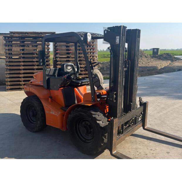 2004 Mast Explorer H15D-47764813