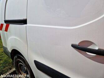 2016-peugeot-partner-1462023-47775492
