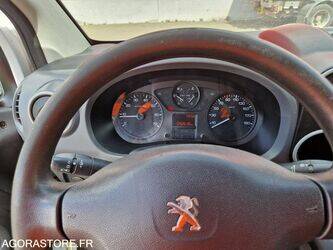 2016-peugeot-partner-1462023-47775511