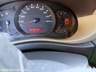 2016-renault-master-1462029-47775660