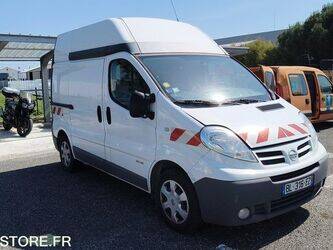2011-nissan-primastar-47776098
