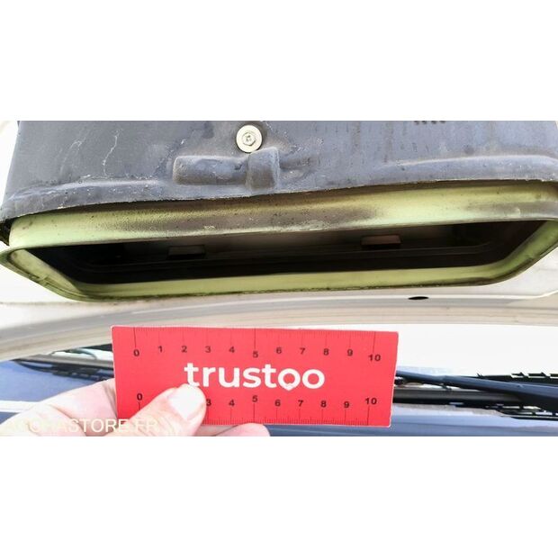 2011 NISSAN Primastar-47776102