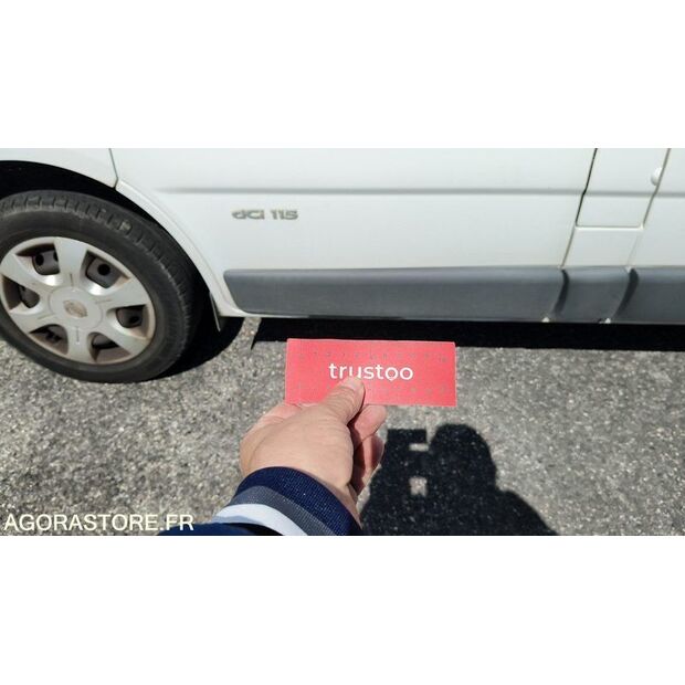 2011 NISSAN Primastar-47776108