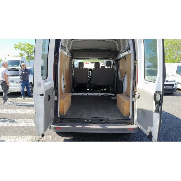 2011 NISSAN Primastar-47776124