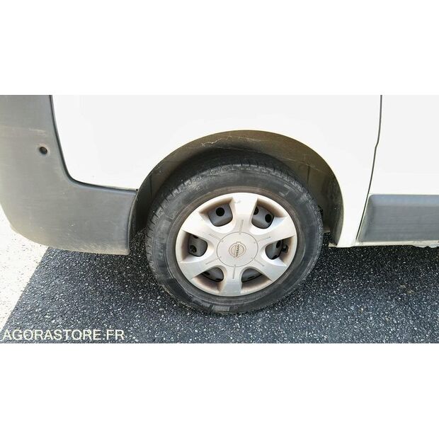 2011 NISSAN Primastar-47776133