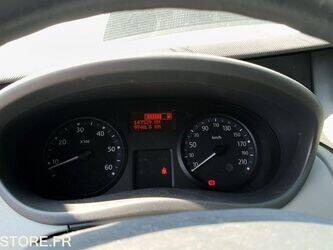 2011-nissan-primastar-47776134