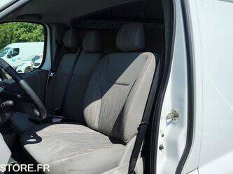 2011-nissan-primastar-47776135