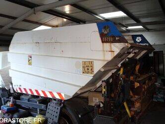 2011-mitsubishi-canter-1462049-47776287