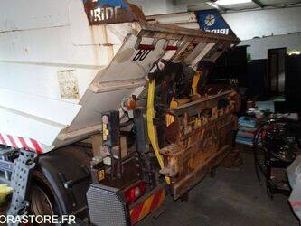 2011-mitsubishi-canter-1462049-47776288
