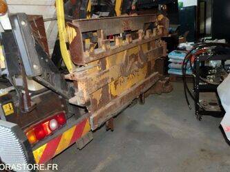 2011-mitsubishi-canter-1462049-47776289