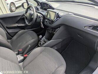 2018-peugeot-208-1462058-47776653