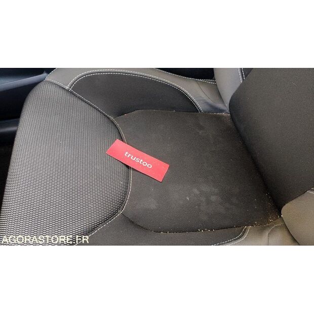 2017 Renault Clio-47777047
