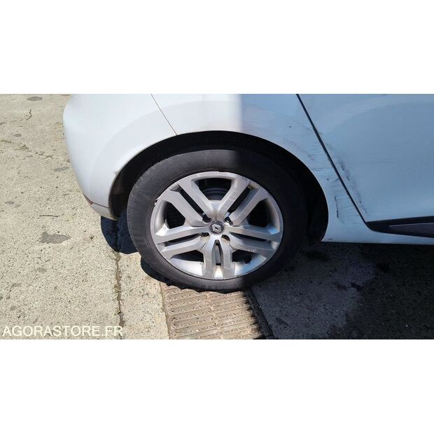 2017 Renault Clio-47777083