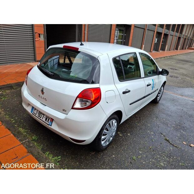2012 Renault Clio-47777275