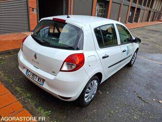 2012-renault-clio-1462079-47777275
