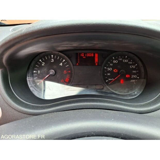 2012 Renault Clio-47777276
