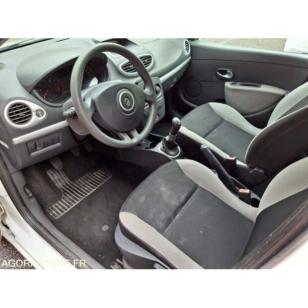 2012 Renault Clio-47777277
