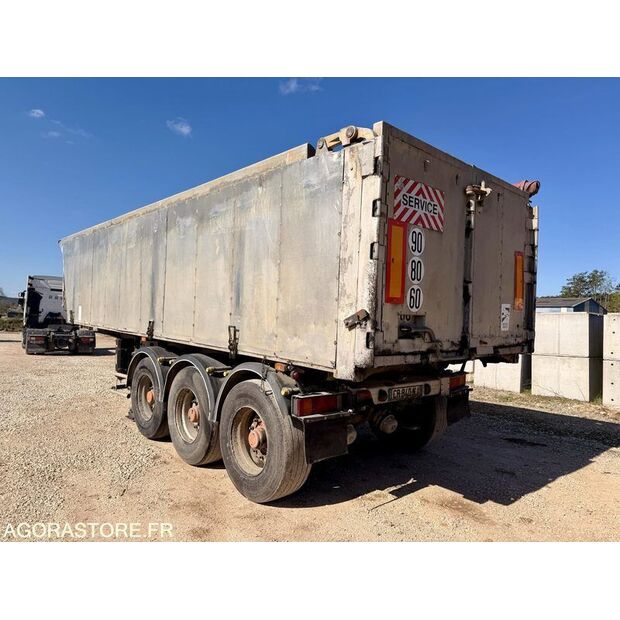 2002 جنرال تريلرز-47777370