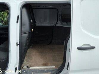 2019-peugeot-partner-1462085-47777404
