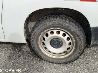 2019-peugeot-partner-1462085-47777410