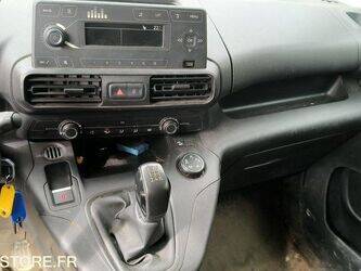 2019-peugeot-partner-1462085-47777411