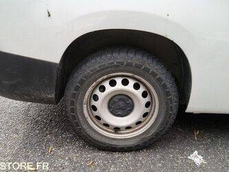 2019-peugeot-partner-1462085-47777414