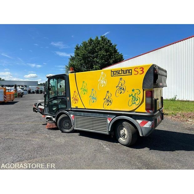 2017 Boschung S3-47777506